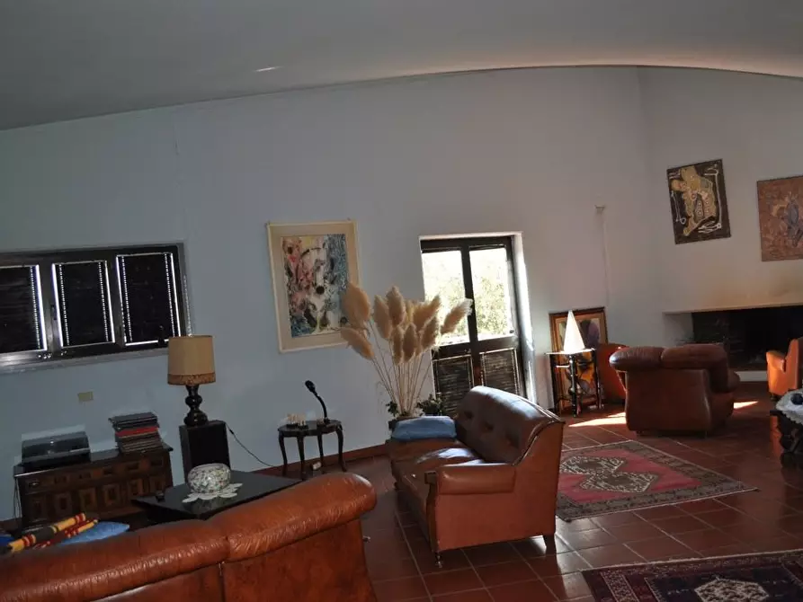 Immagine 6 di Villa in vendita  a Carrara