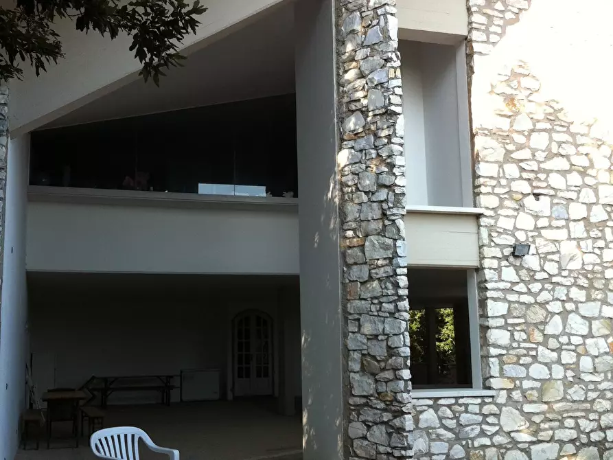 Immagine 11 di Villa in vendita  a Carrara