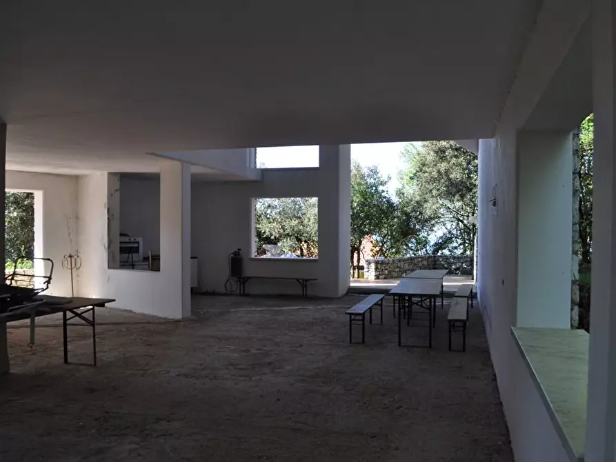 Immagine 19 di Villa in vendita  a Carrara