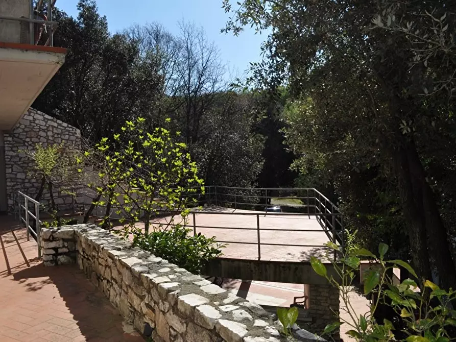 Immagine 21 di Villa in vendita  a Carrara