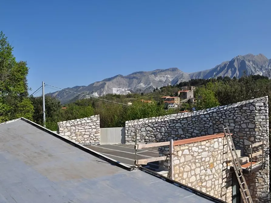 Immagine 26 di Villa in vendita  a Carrara