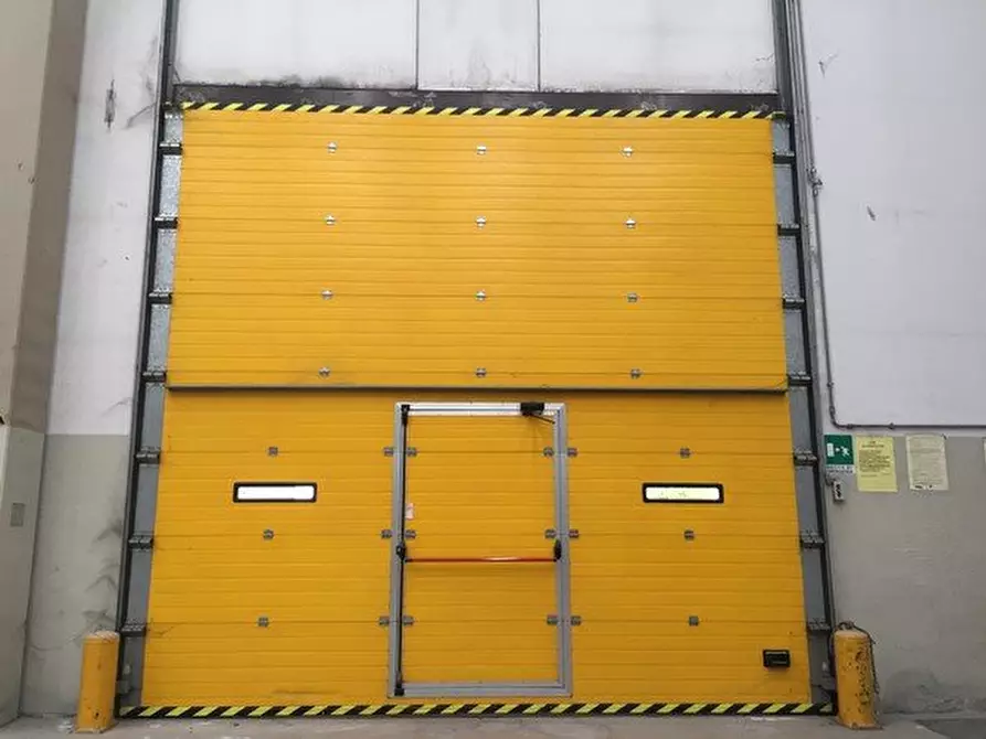 Immagine 10 di Capannone industriale in affitto  a Altopascio