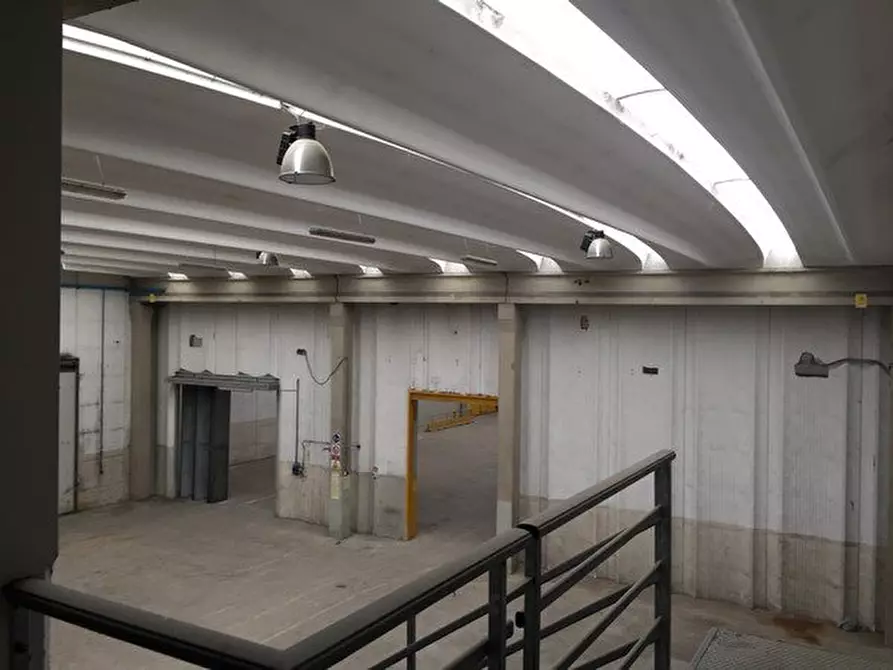 Immagine 8 di Capannone industriale in affitto  a Altopascio