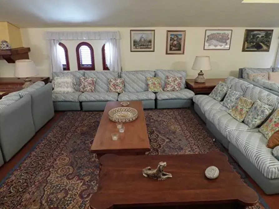 Immagine 14 di Villa in vendita  a Capannori