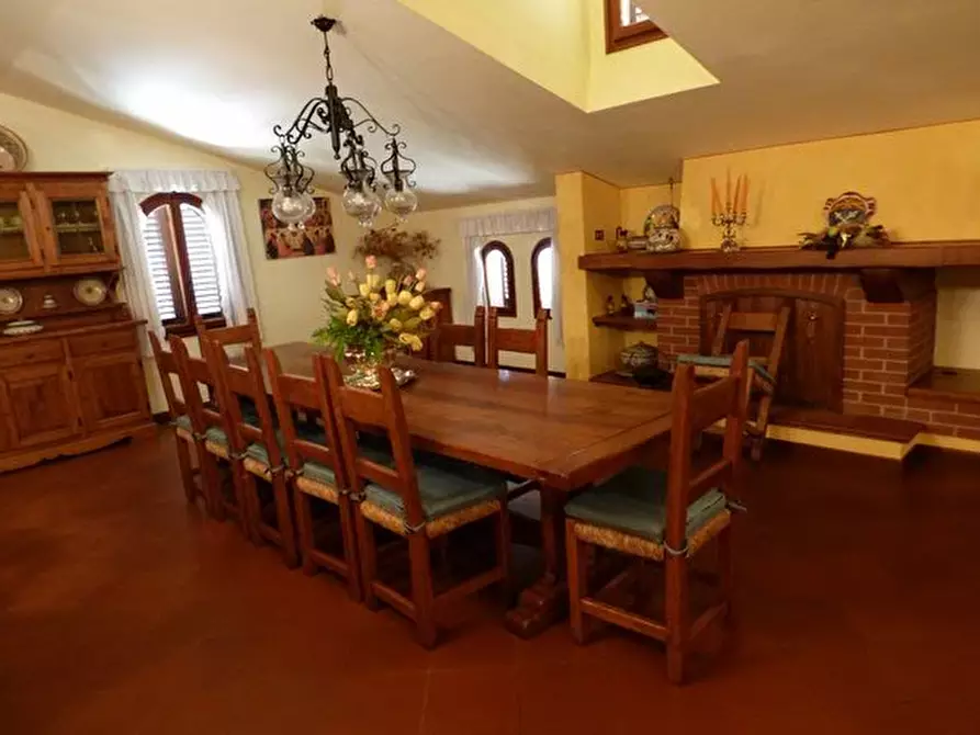 Immagine 16 di Villa in vendita  a Capannori