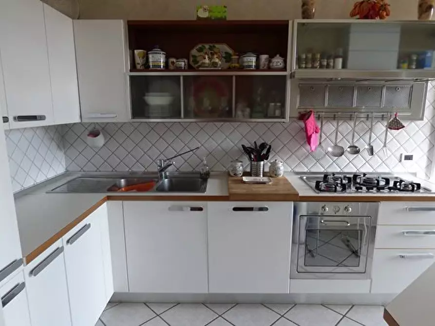 Immagine 39 di Villa in vendita  a Capannori