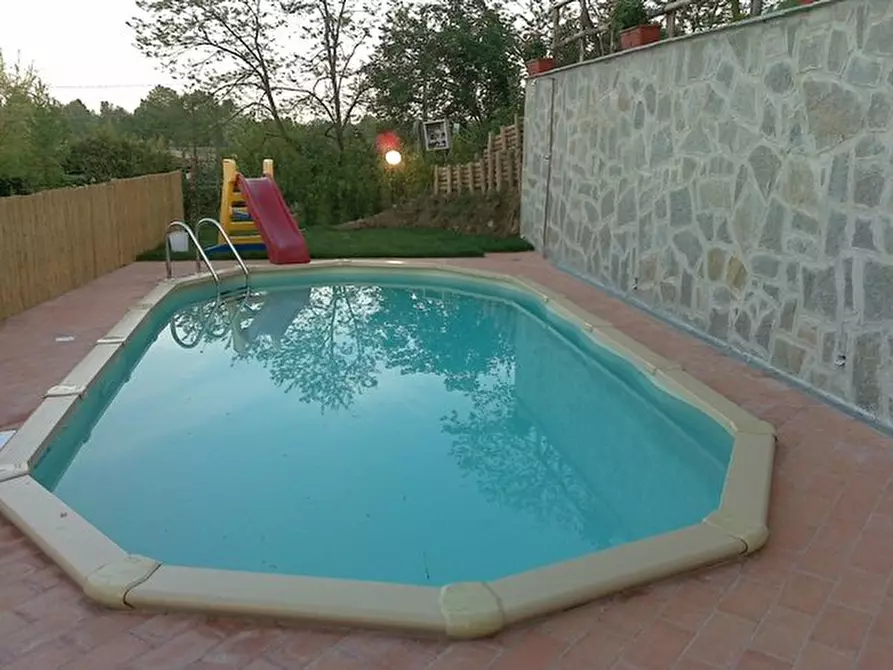 Immagine 3 di Villa in vendita  a Capannori