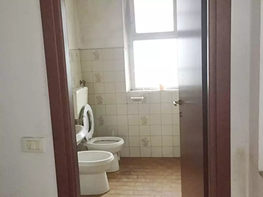 Immagine 3 di Capannone industriale in affitto  a Porcari