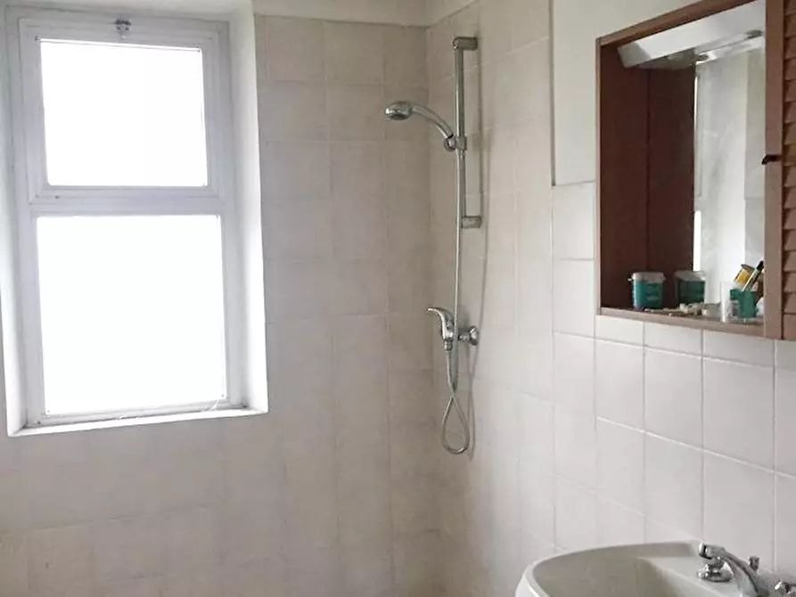 Immagine 5 di Capannone industriale in affitto  a Porcari