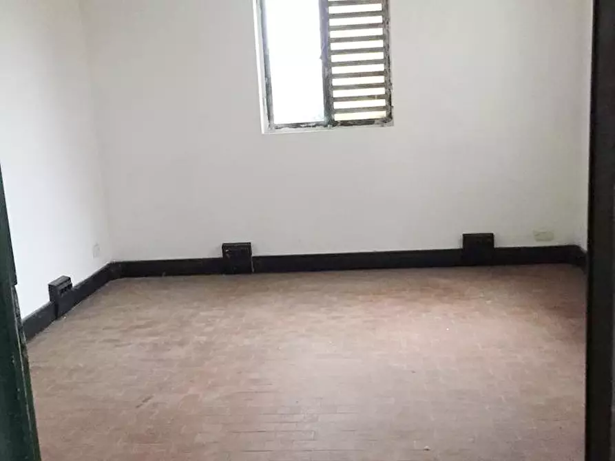 Immagine 5 di Capannone industriale in affitto  a Porcari