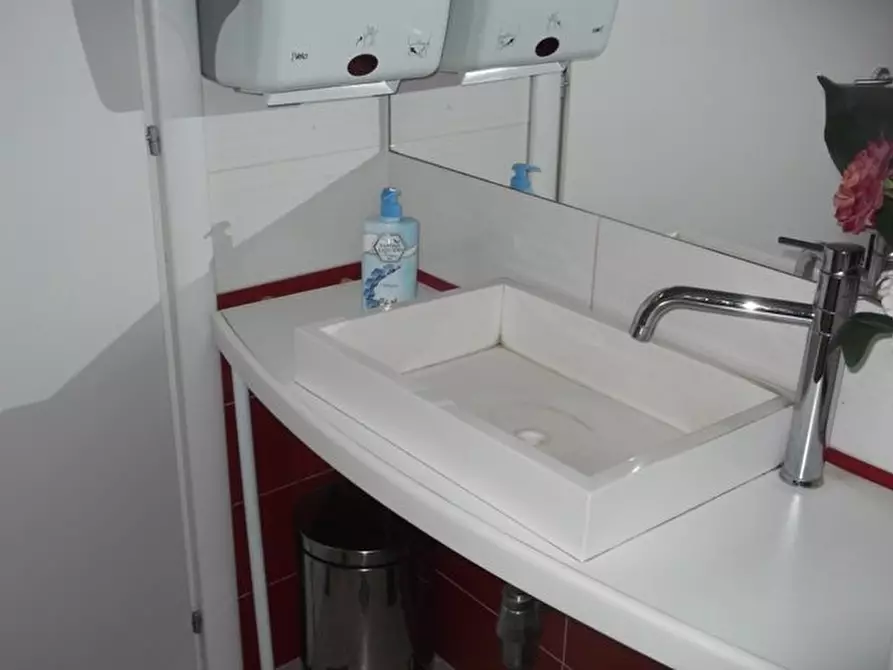 Immagine 5 di Bar / Ristorante in vendita  a Cascina