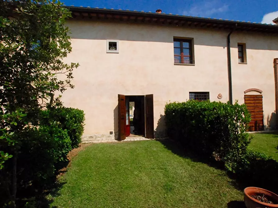 Immagine 4 di Casa colonica in vendita  a Gambassi Terme