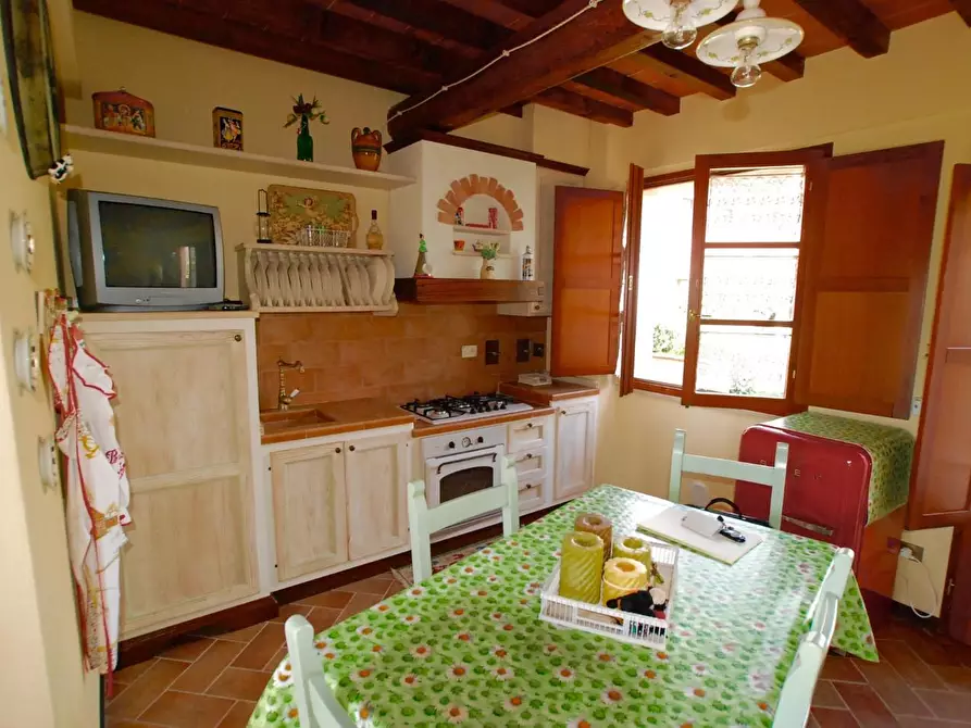 Immagine 8 di Casa colonica in vendita  a Gambassi Terme