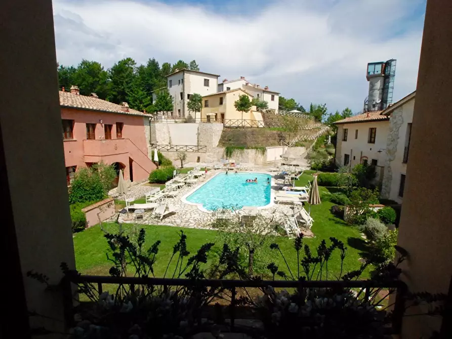 Immagine 2 di Casa colonica in vendita  a Gambassi Terme