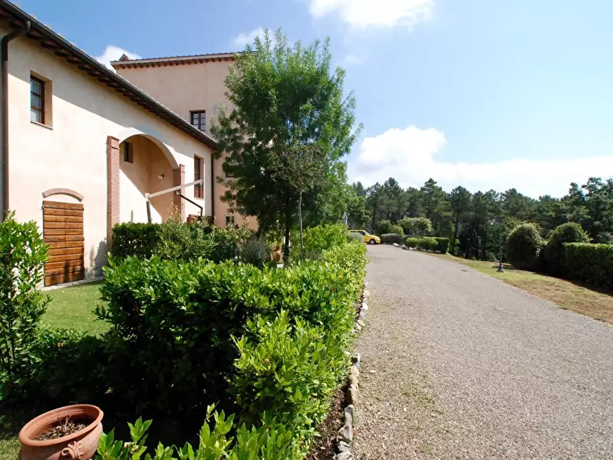 Immagine 5 di Casa colonica in vendita  a Gambassi Terme