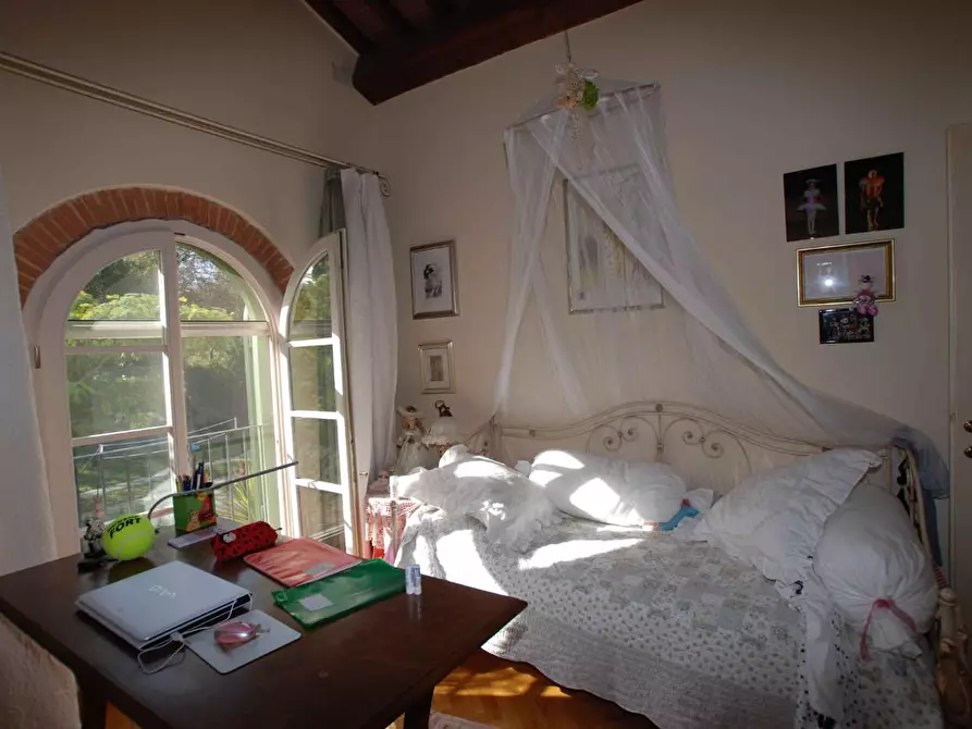 Immagine 26 di Casa colonica in vendita  a Pontedera