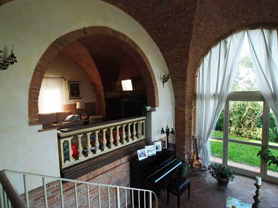 Immagine 14 di Casa colonica in vendita  a Pontedera