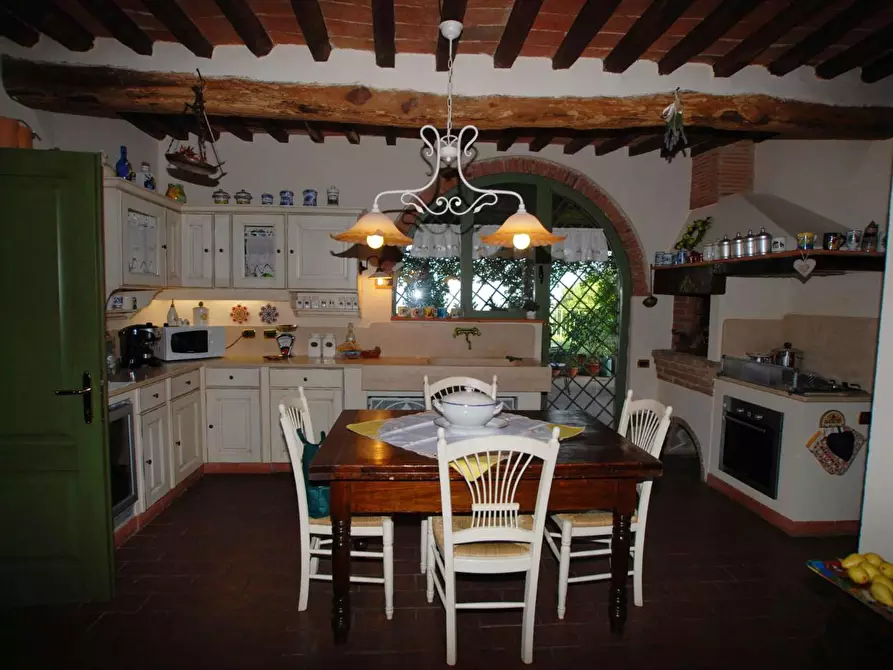 Immagine 15 di Casa colonica in vendita  a Pontedera