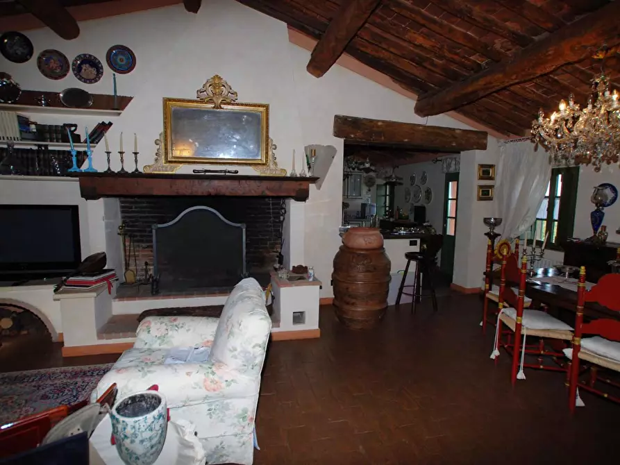 Immagine 17 di Casa colonica in vendita  a Pontedera