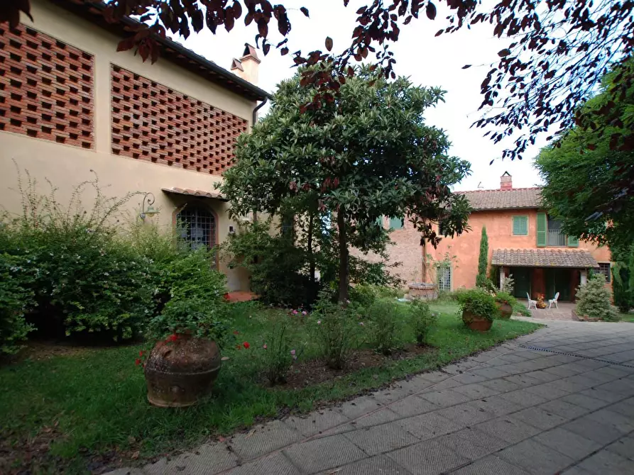 Immagine 8 di Casa colonica in vendita  a Pontedera