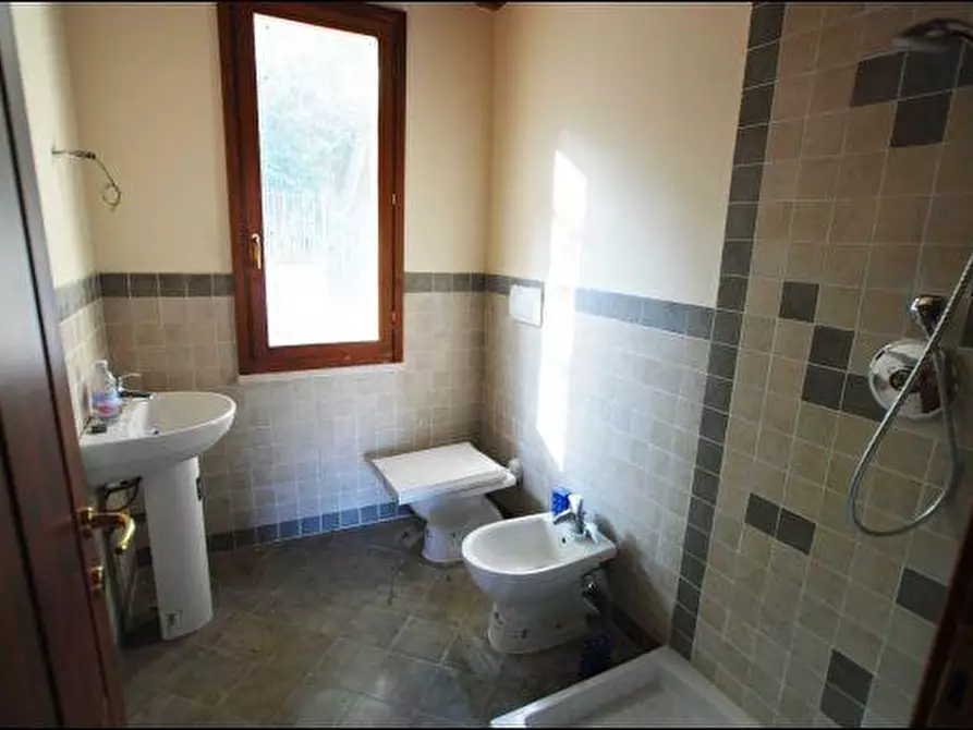 Immagine 18 di Villa in vendita  a Casciana Terme Lari