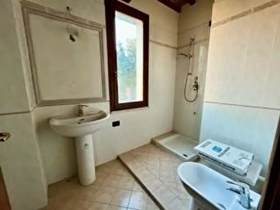 Immagine 17 di Villa in vendita  a Casciana Terme Lari
