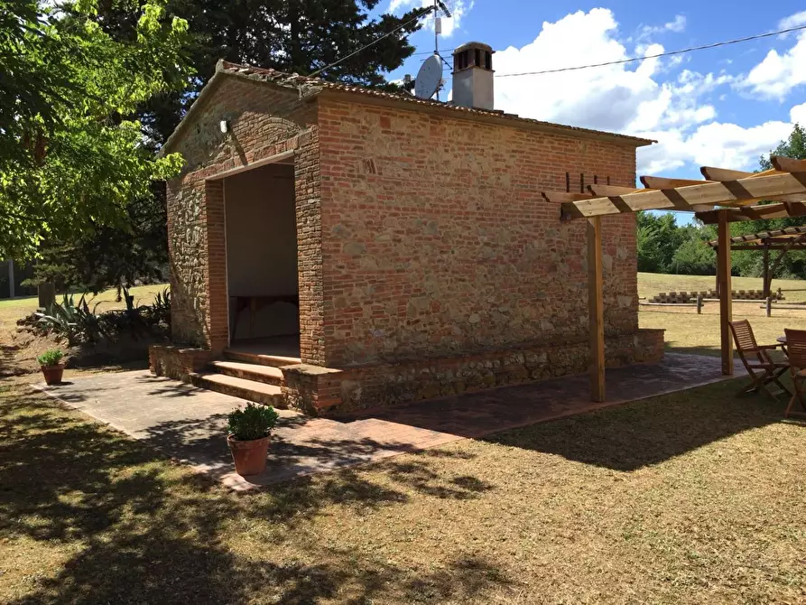 Immagine 10 di Casa colonica in vendita  a Peccioli