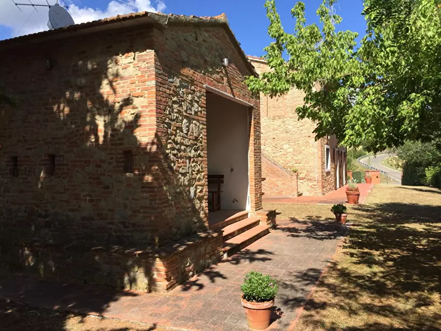 Immagine 9 di Casa colonica in vendita  a Peccioli