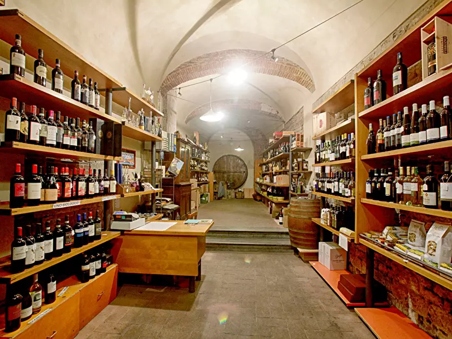 Immagine 4 di Locale commerciale in vendita  a Pisa