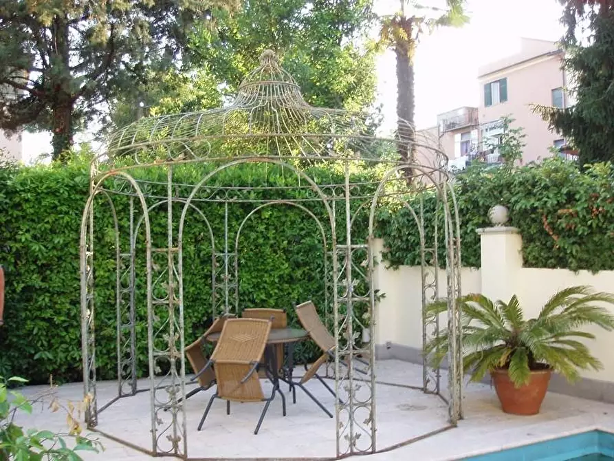 Immagine 11 di Appartamento in affitto  a Massa