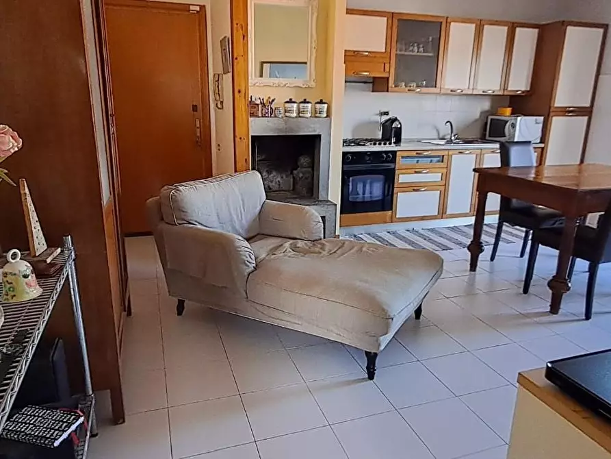 Immagine 2 di Appartamento in vendita  a Cecina