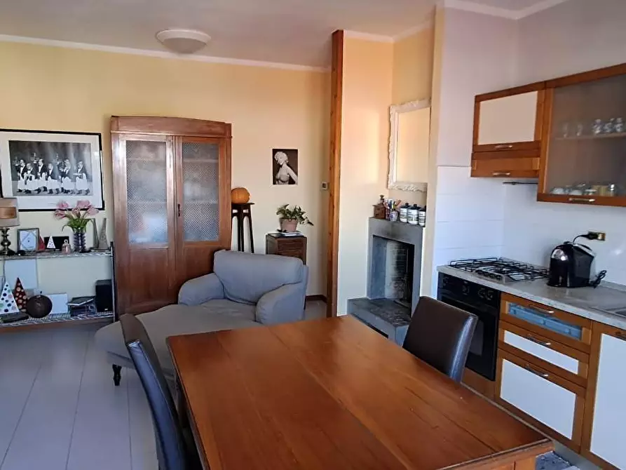 Immagine 3 di Appartamento in vendita  a Cecina