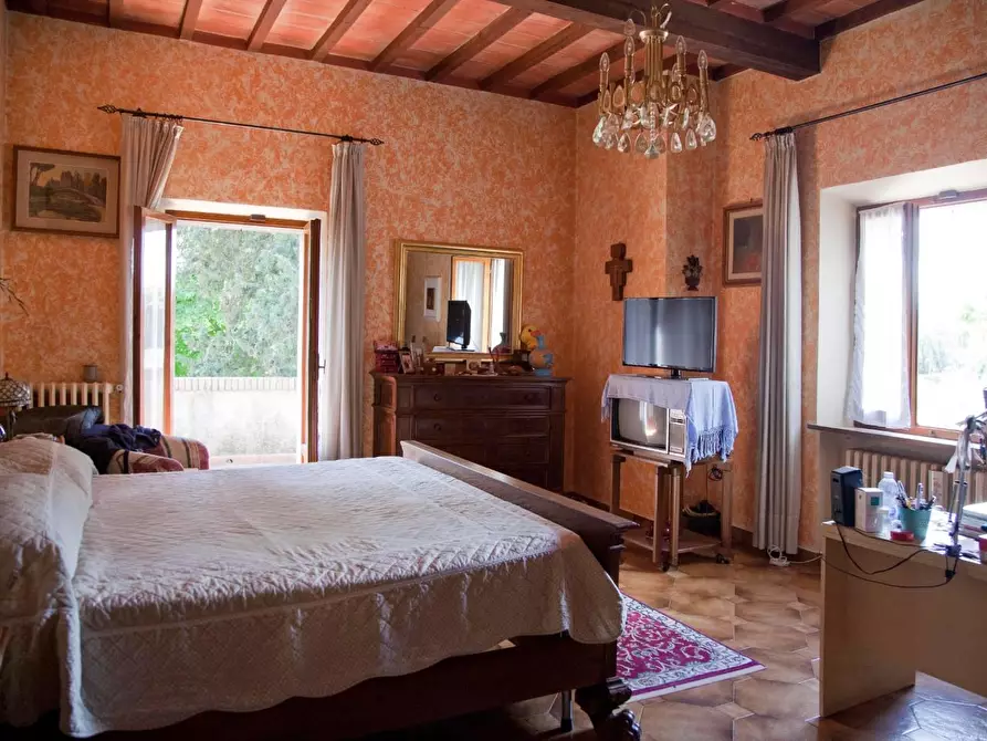 Immagine 17 di Casa colonica in vendita  a Sovicille