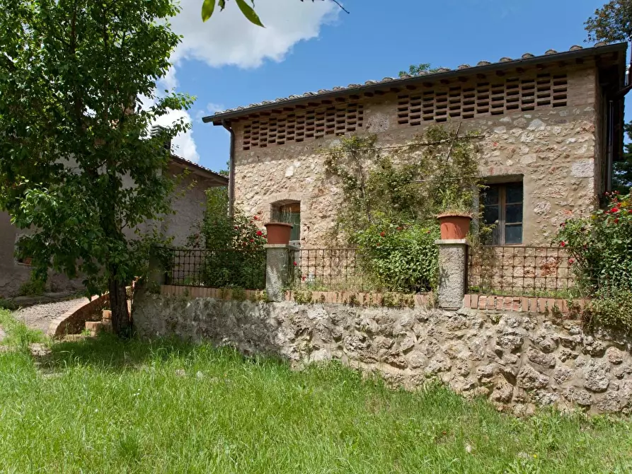 Immagine 24 di Casa colonica in vendita  a Sovicille