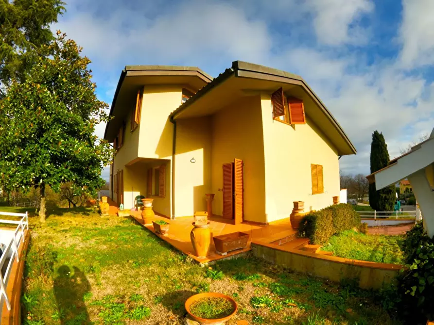 Immagine 2 di Villa in vendita  a Casole D'elsa