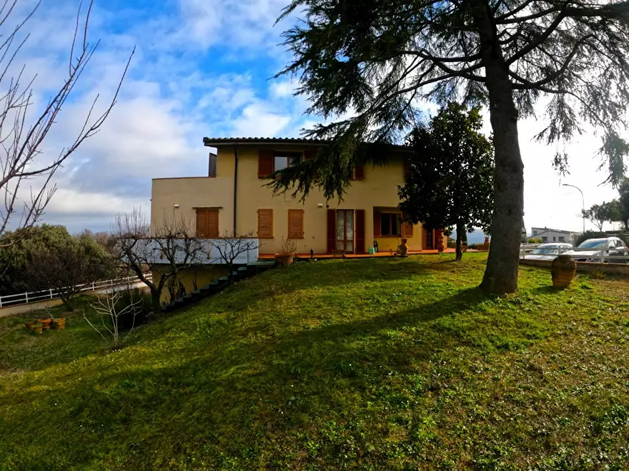 Immagine 3 di Villa in vendita  a Casole D'elsa