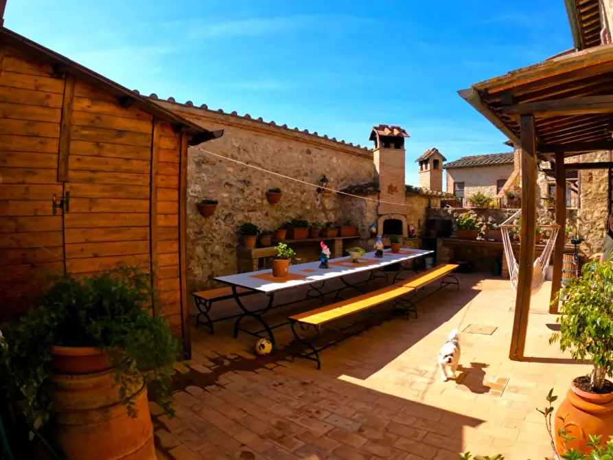 Immagine 3 di Porzione di casa in vendita  a Casole D'elsa