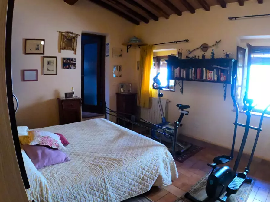 Immagine 10 di Porzione di casa in vendita  a Casole D'elsa