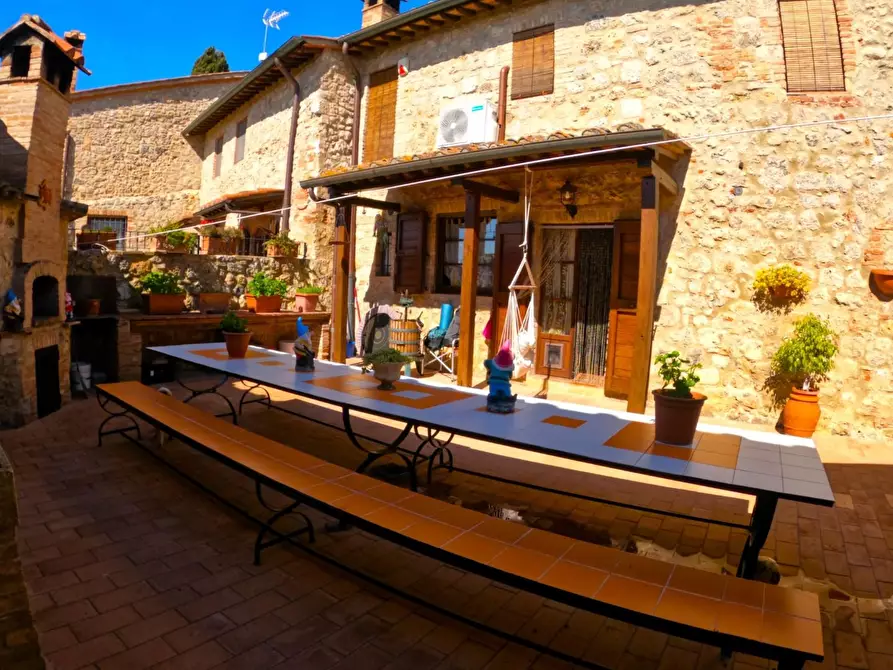 Immagine 2 di Porzione di casa in vendita  a Casole D'elsa