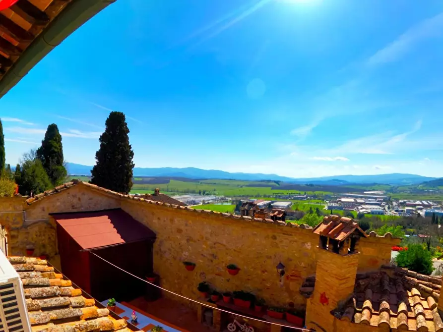 Immagine 16 di Porzione di casa in vendita  a Casole D'elsa