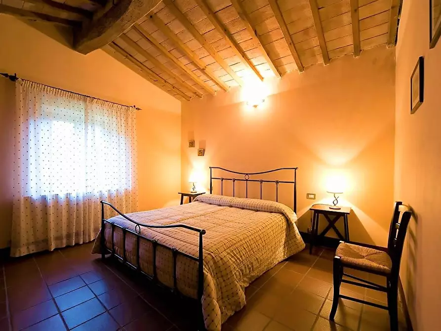 Immagine 14 di Casa colonica in vendita  a Monteriggioni