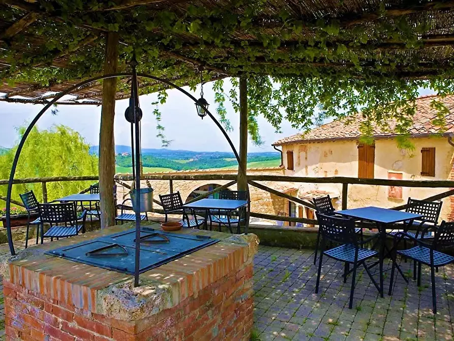 Immagine 13 di Casa colonica in vendita  a Monteriggioni