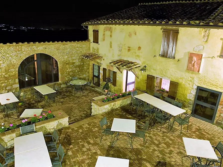 Immagine 5 di Casa colonica in vendita  a Monteriggioni