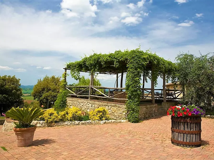 Immagine 7 di Casa colonica in vendita  a Monteriggioni