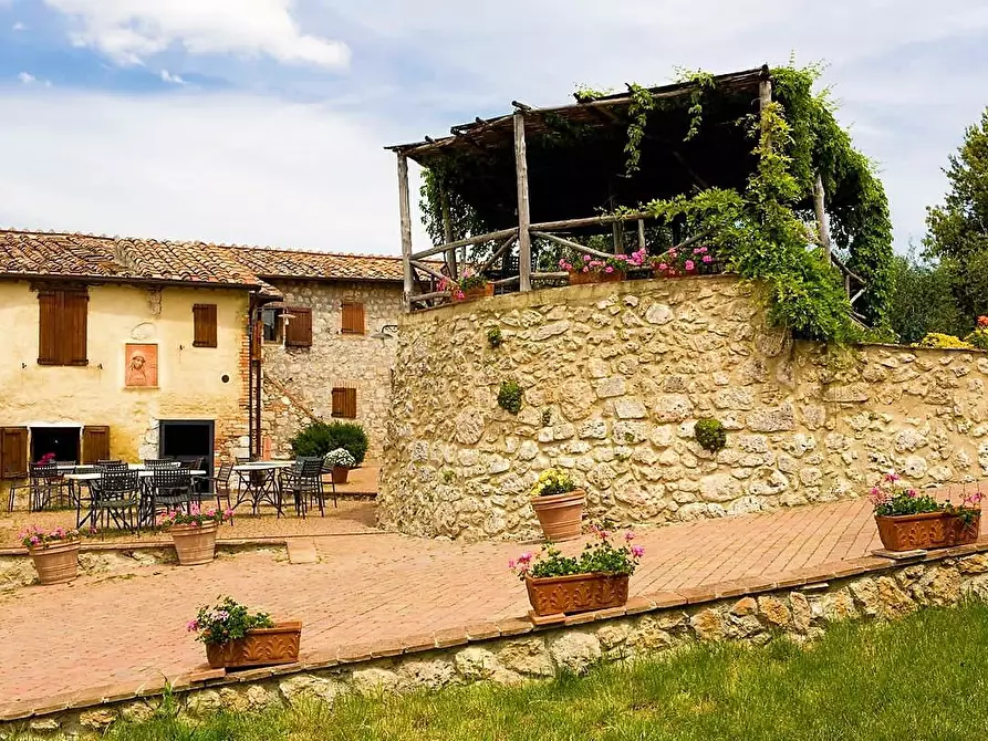 Immagine 2 di Casa colonica in vendita  a Monteriggioni