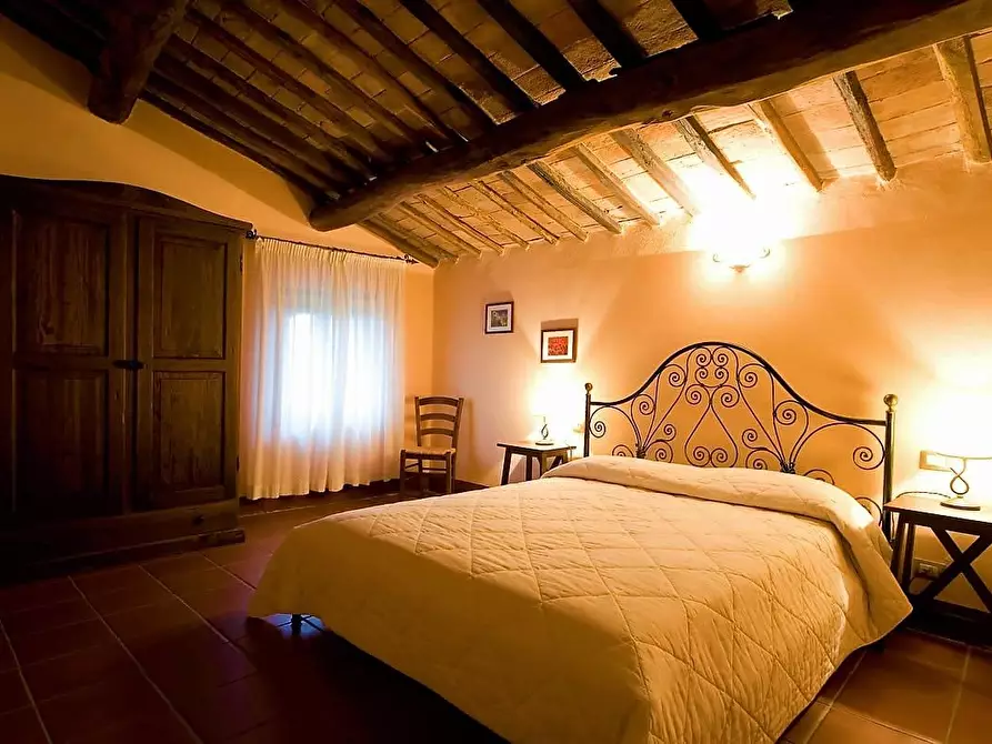 Immagine 17 di Casa colonica in vendita  a Monteriggioni