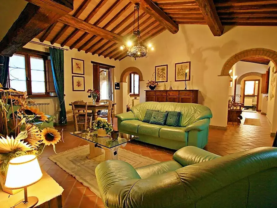 Immagine 18 di Casa colonica in vendita  a Volterra