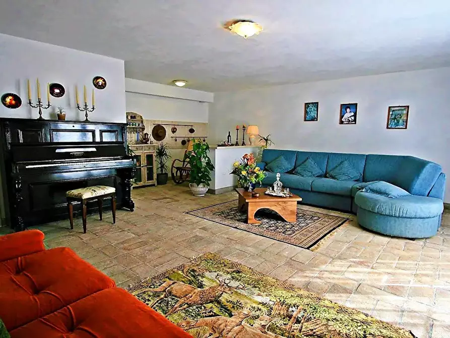 Immagine 32 di Casa colonica in vendita  a Volterra