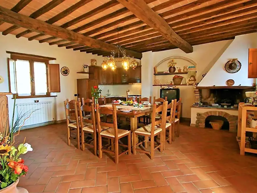 Immagine 19 di Casa colonica in vendita  a Volterra