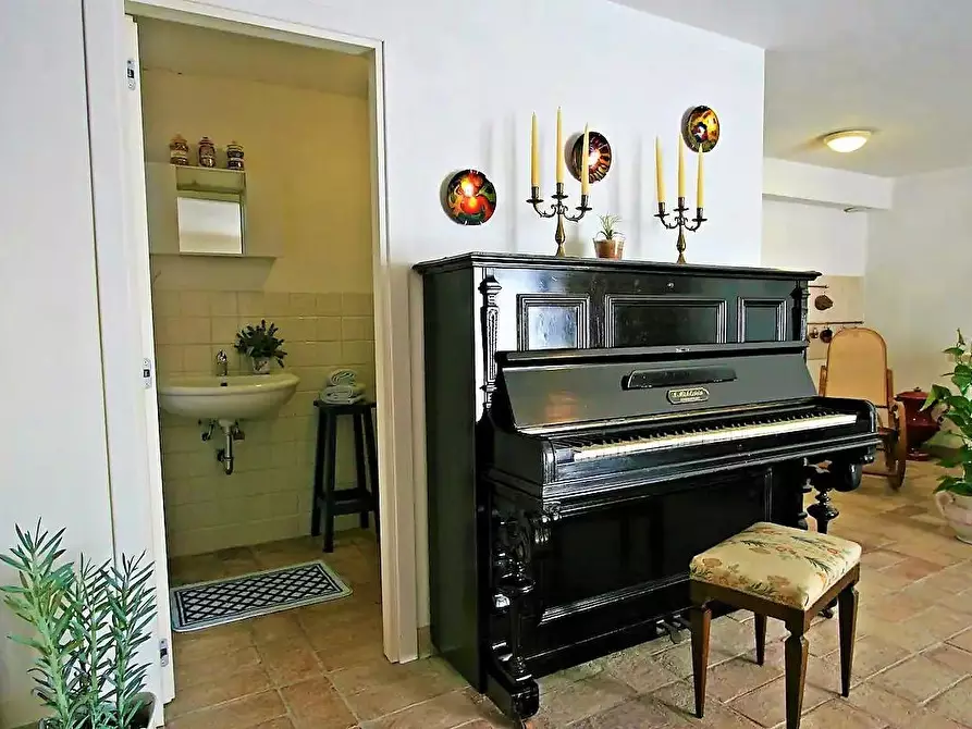 Immagine 33 di Casa colonica in vendita  a Volterra